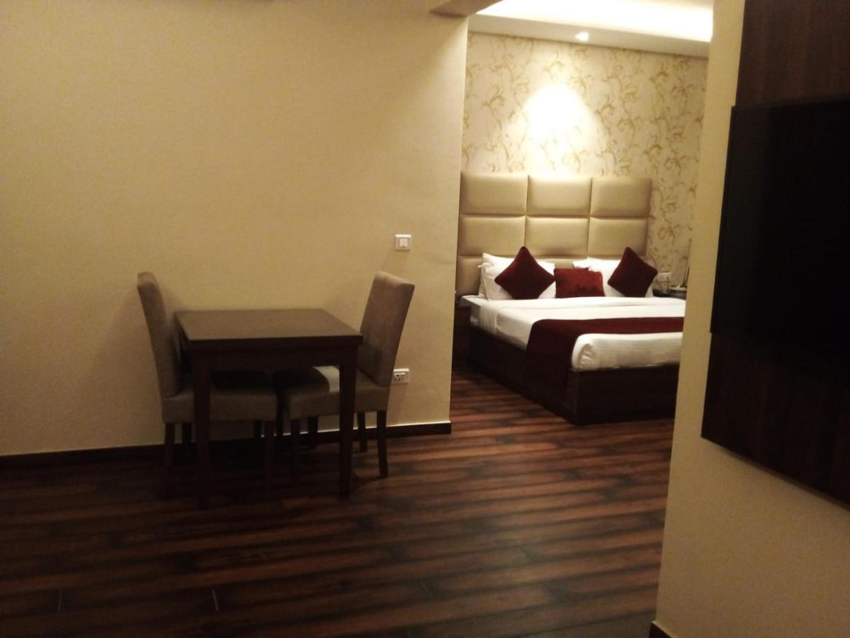Hotel The Vilana A Unit Of Jg Developers Rishīkesh Dış mekan fotoğraf